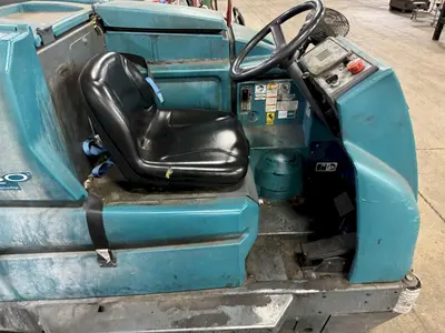 USED TENNANT 7300