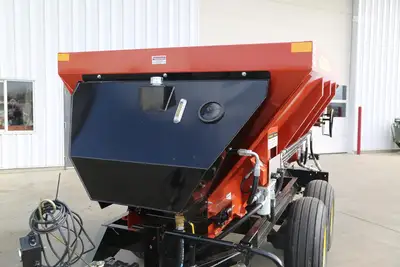 New | in-Stock 2026 PEQUEA SL6 Dry Spreaders Pennsylvania US | Zimmerman Farm Service #1409985