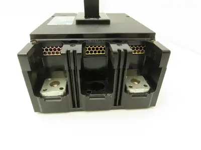 Fuji Electric EA202A  2-Pole Circuit Breaker 225A 600VAC 250VDC 2-Pole