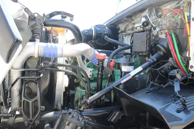 Used 2019 VOLVO VHD64B200 Vacuum Truck Texas US | Roll Off Truck World #1492017