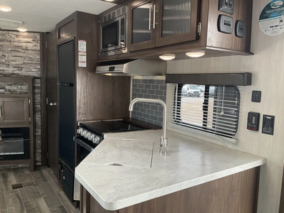 Used 2019 FOREST RIVER CHEROKEE LIMITED 264RL Campers, Caravans, Motorhomes Michigan US | Miedema Asset Management Group #1425175