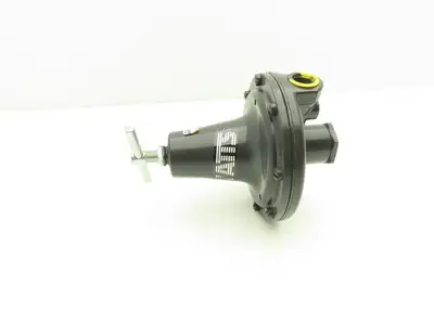 Watts FluidAir R216-03E Pneumatic Air Pressure Regulator 1/4" NPT 300PSI