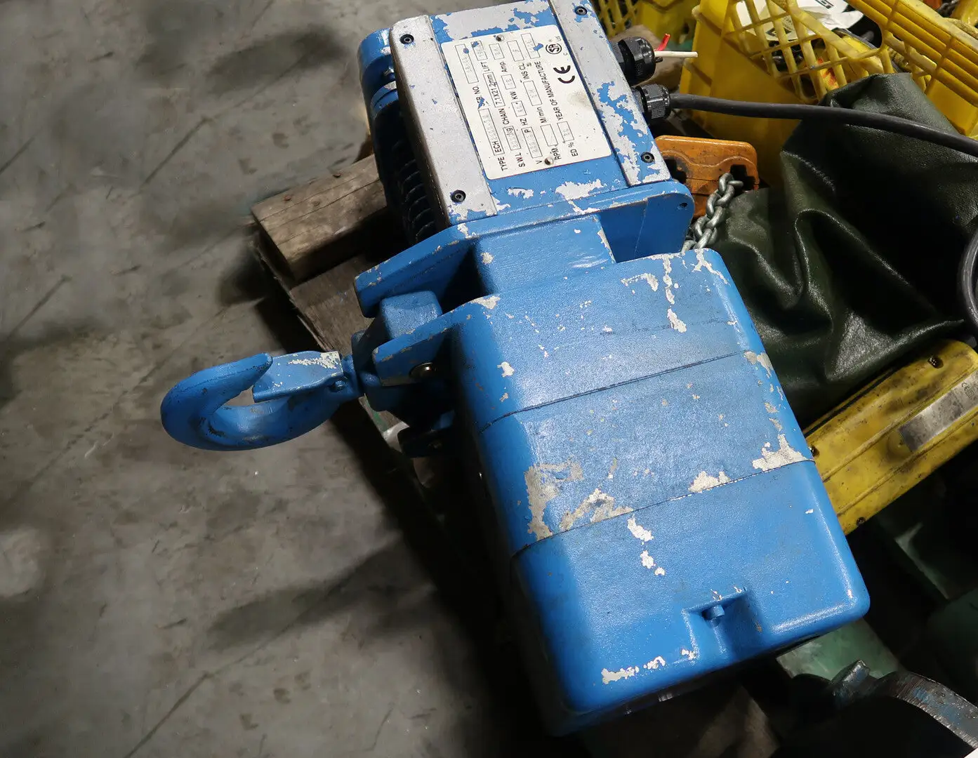 2 Ton Electric Chain Hoist 20 hp, 230 Volts, 15 FPM, ECH 2000-3S