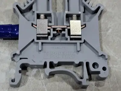 USED PHOENIX CONTACT UK3N