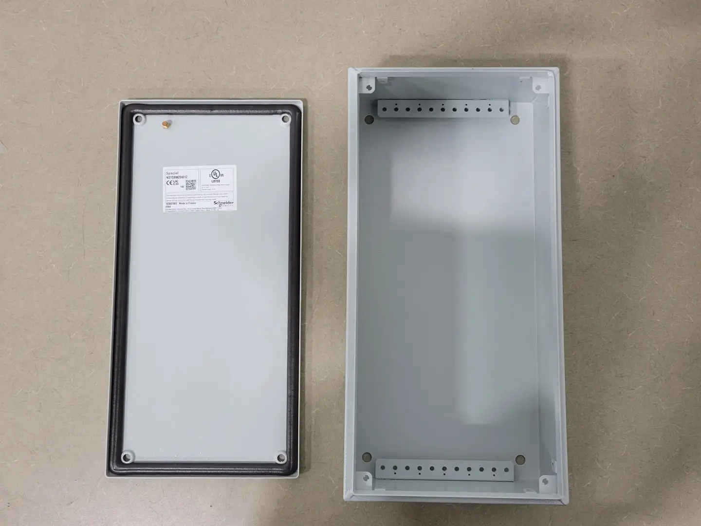 Used SCHNEIDER ELECTRIC NSYSBM204012 Misc Electrical & Power Parts British Columbia CA | Lenmark #253717