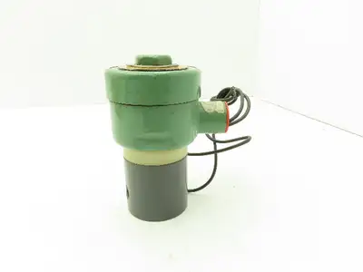 Plast-o-matic EUC2B4E20 Solenoid Valve PVC 3/8" NPT 120 PSI 120V Coil 20 Watts