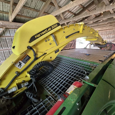 JOHN DEERE 8800 chopper | Iron Listing (11)