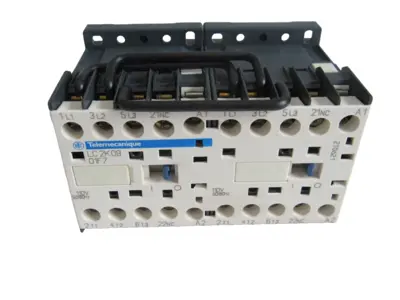 NEW TELEMECANIQUE LC2 K0901F7 REVERSING CONTACTOR