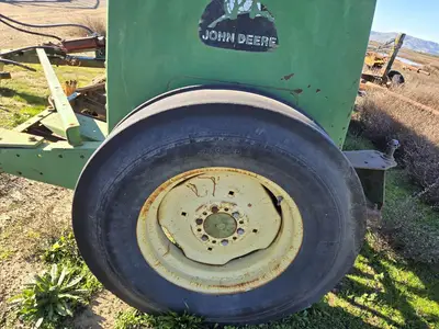 USED 1986 JOHN DEERE 8300
