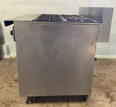 152-0078 Southbend 8-Burner P48D-BBBB Stove and Oven