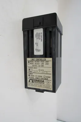 NEW OMEGA ENGINEERING CN2081KC TEMPERATURE CONTROLLER CN2081