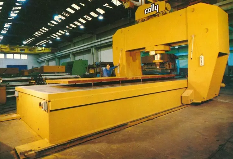 Used COLLY 150 TON MOBILE STRAIGHTENING PRESS Gap Frame (OBS) Presses BE | Apt International N.V #362165