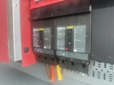 Square D Line Panelboard HC3273WP SCHNEIDER ELECTRIC 80045-098-02