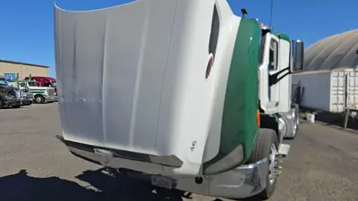 USED 2015 PETERBILT 579