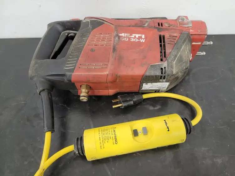 Used HILTI DD 30-W Power & Hand Tools (Misc) British Columbia CA | Lenmark #279191