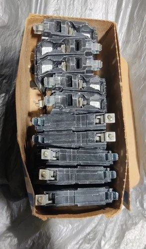 10x SQUARE D NOM-117 CIRCUIT BREAKER 1P 20A 120/240 VAC qob120