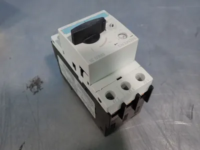 NEW SIEMENS 3RV10211EA10