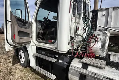 Used 2013 FREIGHTLINER DAY CAB Conventional trucks North Carolina US | Proxy Equipment #1385396