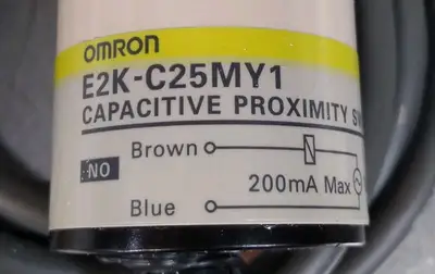 Omron E2K-C25MY1 Proximity Switch Loc4D18