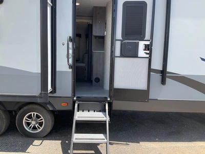 Used 2021 APEX 293RLDS Campers, Caravans, Motorhomes Michigan US | Miedema Asset Management Group #1327825