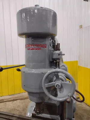 #3 KEARNEY & TRECKER MILWAUKEE MODEL #3 VERTICAL MILLING MACHINE 64" x 13" x 10 HP: YOBRO #24458