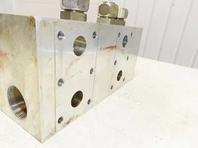 Daman E02294REVO Hydraulic 4-Station Aluminum Manifold Block DN32 1-1/4" SAE
