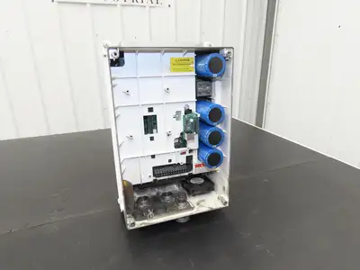 Allen Bradley 20AD040C3AYNANC0 PowerFlex 70 AC Drive 30Hp 480VAC 3Ph 40A Ser A