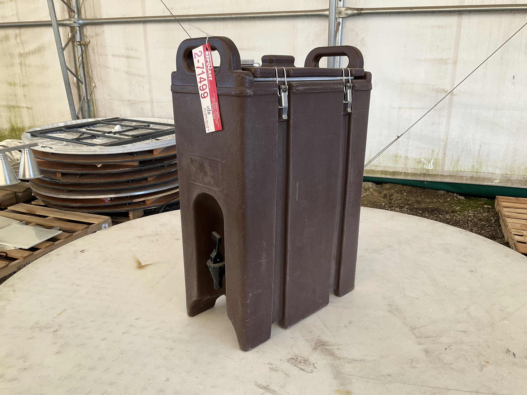 Used CAMBRO CAMTAINER 500LCD Beverage Dispensers Michigan US | Miedema Asset Management Group #1580004