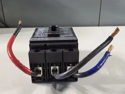 USED SQUARE D HLL36040