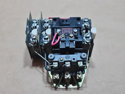 Used ALLEN-BRADLEY 709-AOD103 Switchgears British Columbia CA | Lenmark #1437680