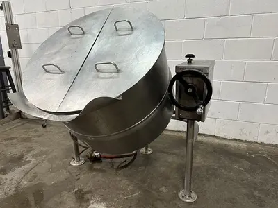 USED 1983 CROWN DLT-60