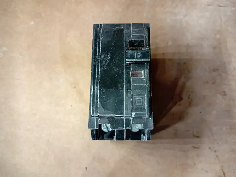 Used SQUARE D QO215 Switchgears British Columbia CA | Lenmark #1438677
