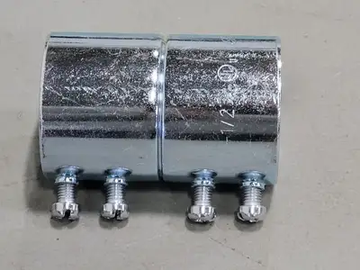1-1/2" EMT Set Screw Conduit Coupling (Box of 13)