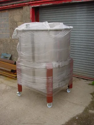 2250 L S/S Enclosed Tank