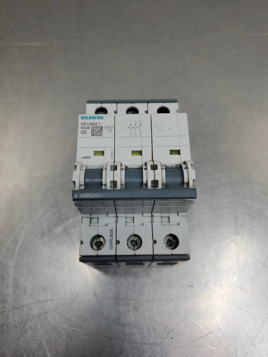 USED Siemens 5SY4302-7 MCB C2 Circuit Breaker, 2A, 400VAC, 3P