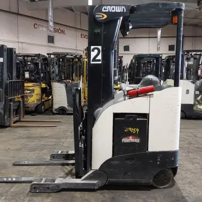 USED 2018 CROWN RR5725-45