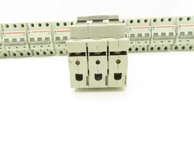 Cutler Hammer WMS3D03 3-Pole 3A Circuit Breaker Lot of 11