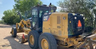 USED 2013 CATERPILLAR 140m2