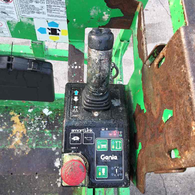 USED 2015 Genie GS-3232