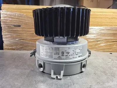 NEW CROUSE-HINDS VMVL-11-2C-R1-UNV1-S890