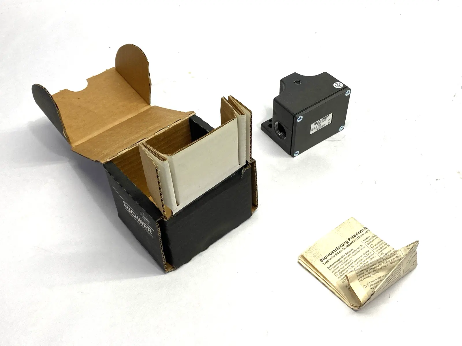 New | in-Stock EUCHNER LIMIT SWITCH 013102 MISSING PORT COVER Relays & Switches | Maverick Industrial Sales #1099963