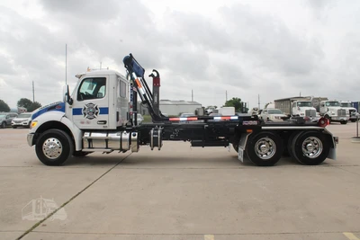 Used 2027 PETERBILT 548 Hooklifts & Roll-Offs Texas US | Roll Off Truck World #1491992