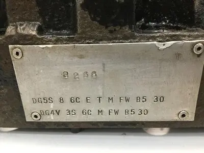 USED VICKERS DG4V-3S-6C-M-FW-B5-60