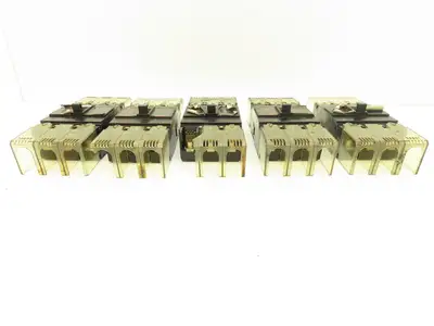 Fuji EA203B Circuit Breaker 150A 125A 550VAC 3-Pole Mixed Lot of 5