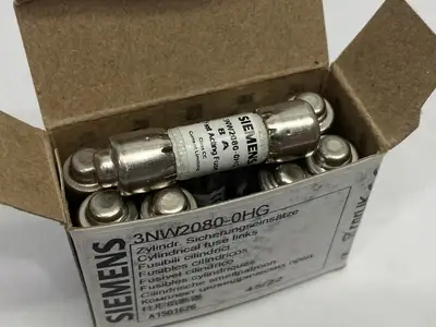USED SIEMENS SENTRON CYLINDRICAL FUSE, SLOW-BLOW, 8A