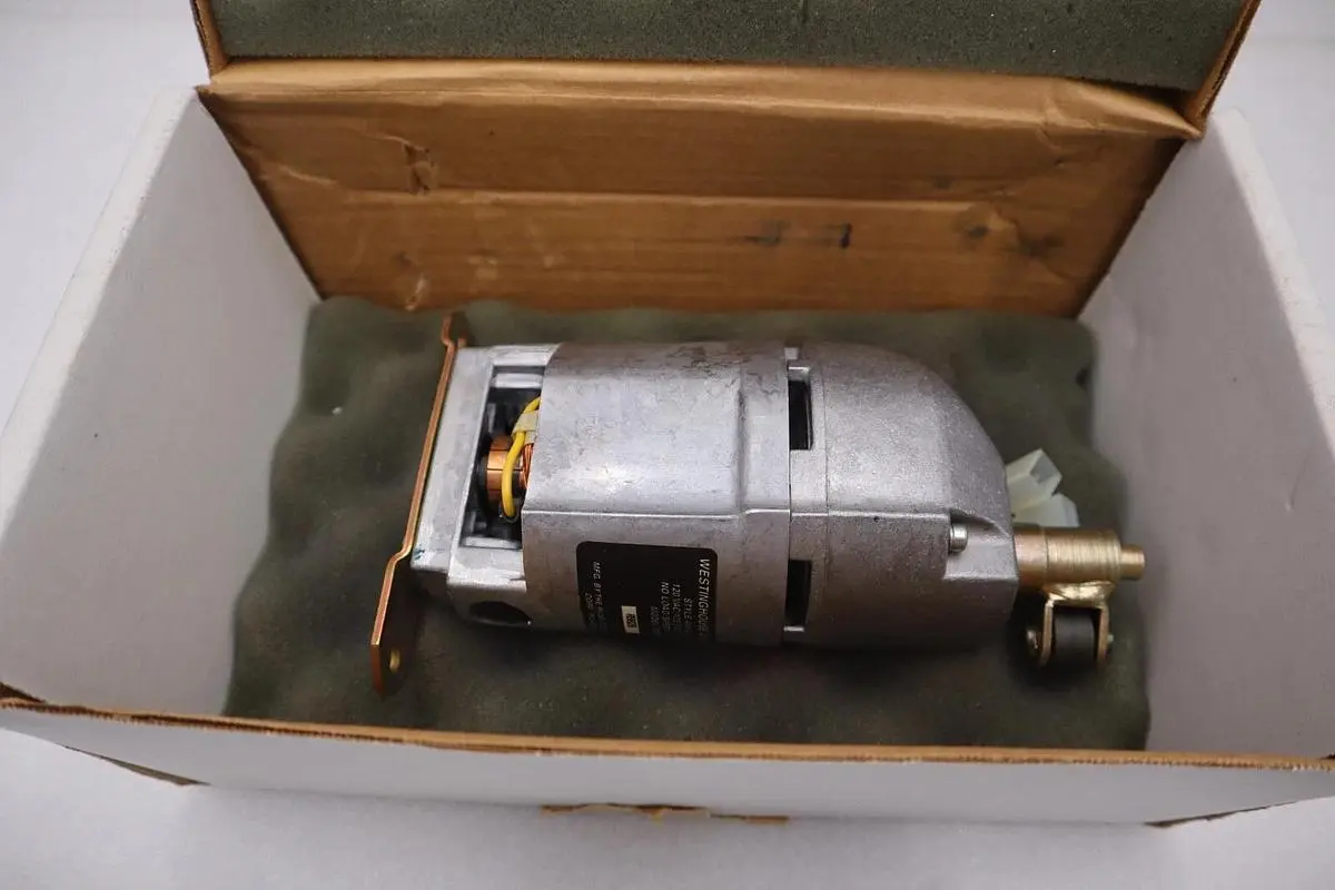 NEW IN BOX CUTLER HAMMER 449D431G01 - CH 120VAC/DC CHARGE MOTOR STOCK 1821B