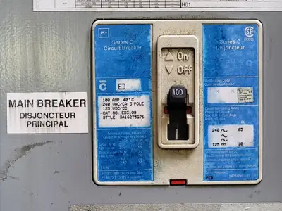 Used EATON CUTLER-HAMMER POW-R-LINE 1A Switchgears British Columbia CA | Lenmark #239227