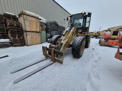 USED 2010 CATERPILLAR 930H
