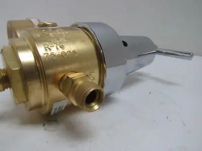 ESAB R-76-75-025 19153 100PSIG Max Inlet Pressure Oxweld Fuel Gas Regulator