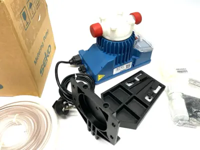 USED SEKO TEKNA ELECTROMAGNETIC METERING PUMP, WALL MOUNT, 0.4–110 L/HR